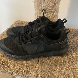 Men’s under armour size 12 sneaker black